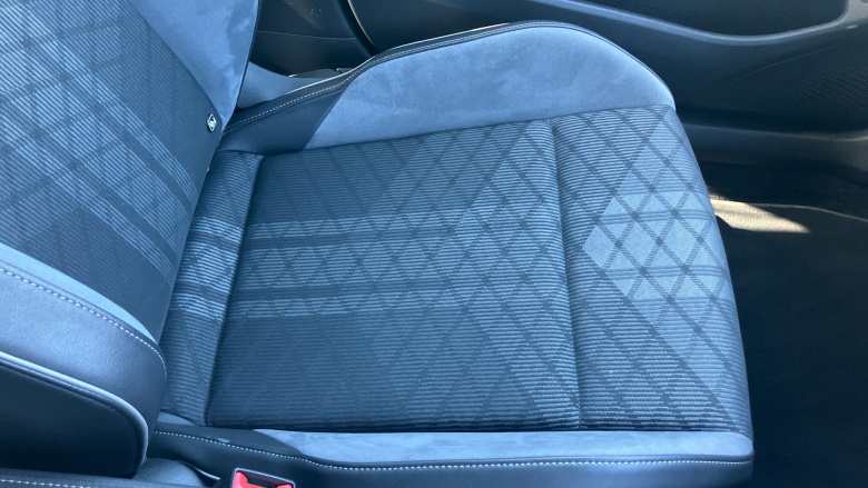 Volkswagen Golf 1.5 eTSI 150 R-Line 5dr DSG Petrol Hatchback